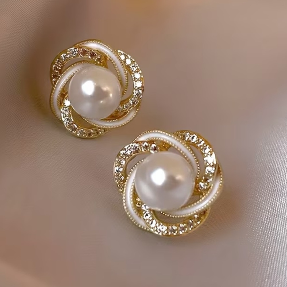Elegant Gold and Pearl Stud Earrings
